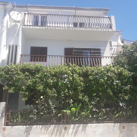 Apartmani Mara I Kata 오미스 외부 사진