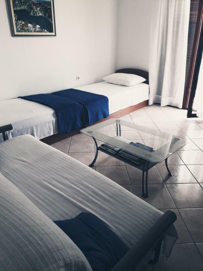 Apartmani Mara I Kata 오미스 외부 사진